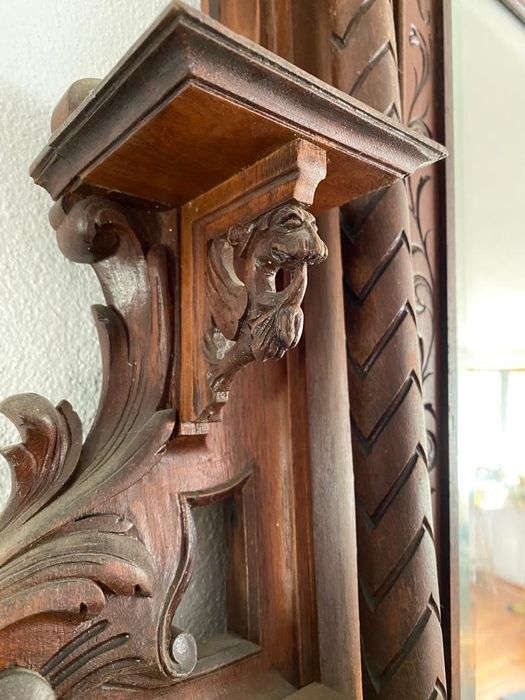 Comoda antiga com espelho