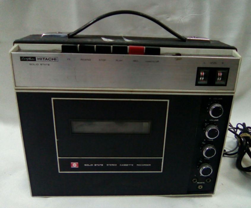 Hitachi Solid State Stereo Cassette Recorder c/ duas colunas