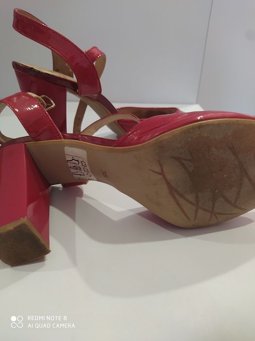 Buty letnie damskie skórzane 38 rozmiar ,markowe.