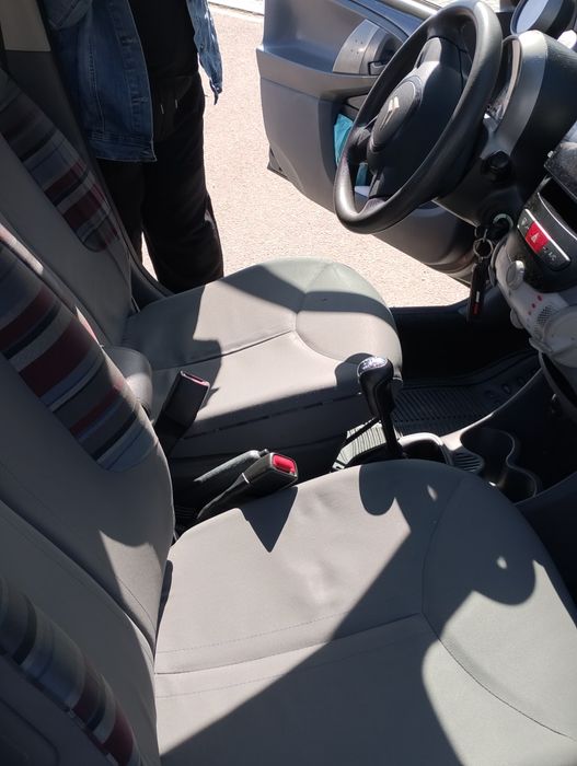 Citroën C1 com poucos km 2012