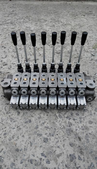 Гидрораспределители для манипуляторов.