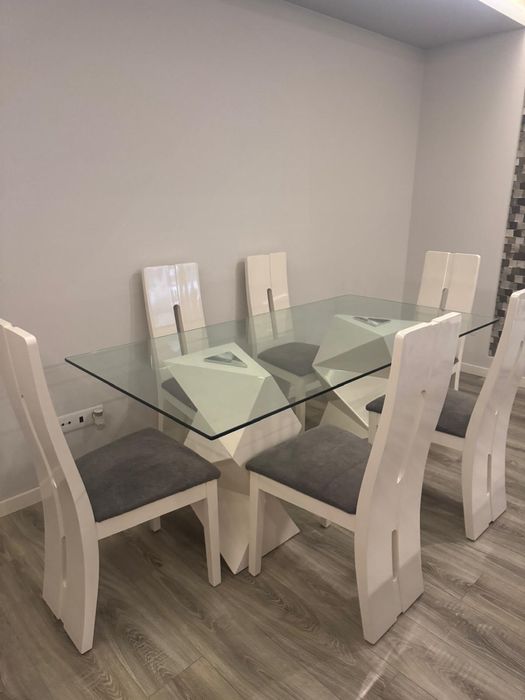 Mesa de jantar com 6 cadeiras incluidas(negociavel)