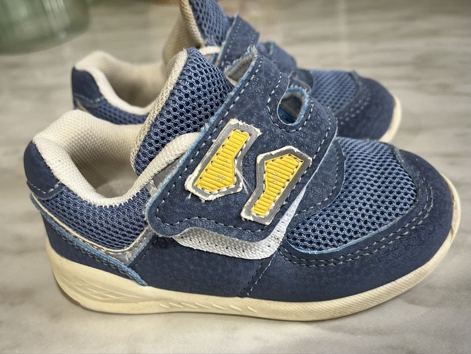 Кросівки дитячі осінні