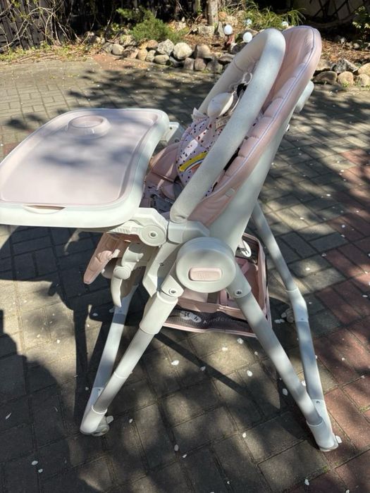 Krzeselko do karmienia Kinderkraft Lastree Pink