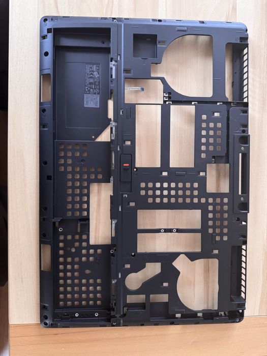 Obudowa Dell Precision 7720 P29E