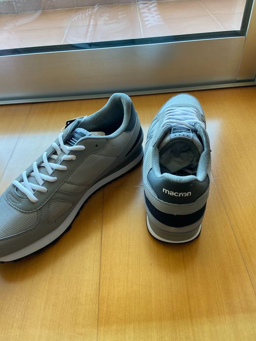 Sapatilhas/ Ténis Macron novas cinzentas