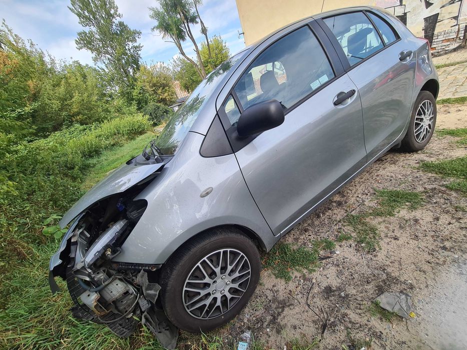 Toyota Yaris Uszkodzona