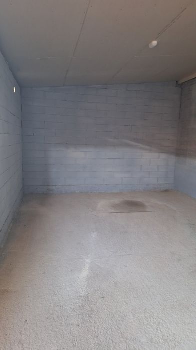 Здам в оренду Майданчик-Площадка, Приміщення з Рампою,Бокс, Кіоски