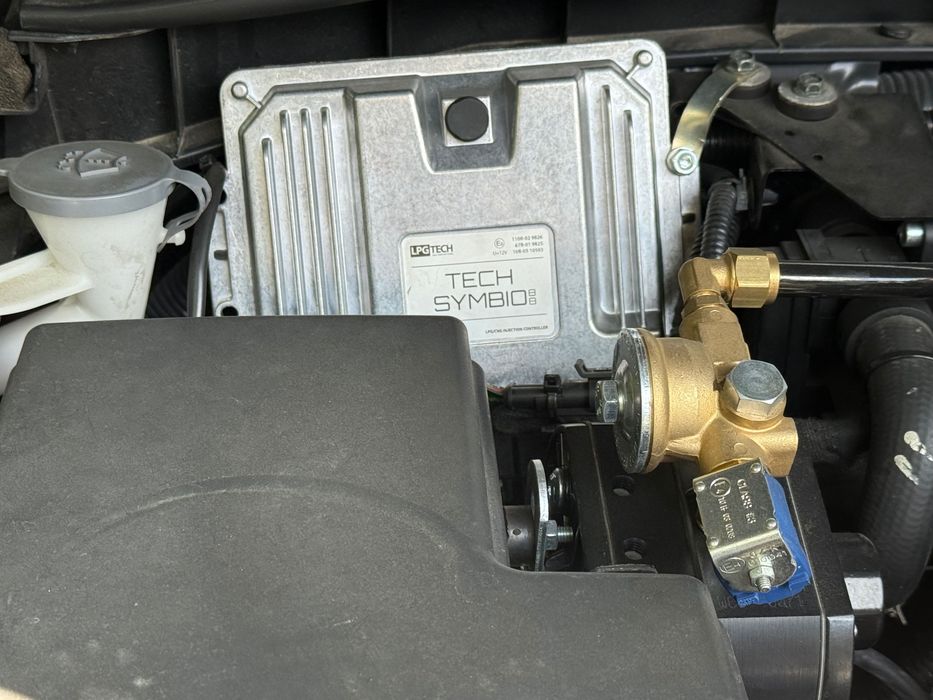 Samochód infiniti QX80