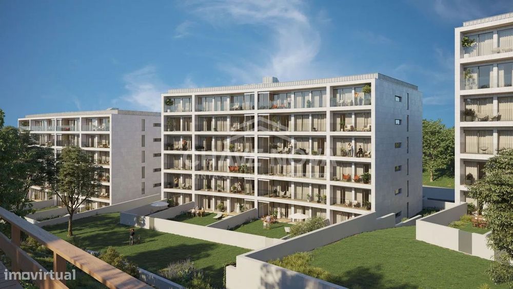 Apartamento T1 Novo com Varanda e Garagem