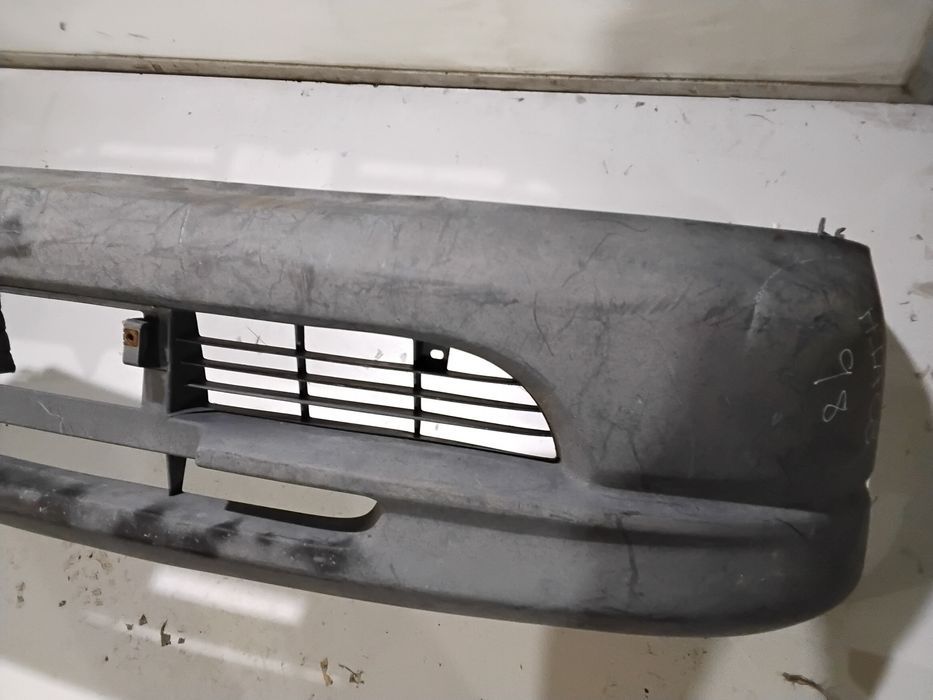 Parachoques toyota hiace frente 1998