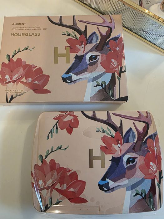 Hourglass deer palette