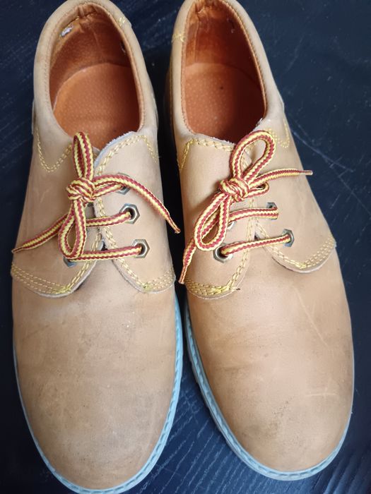 Lindos sapatos 43 excelente estado