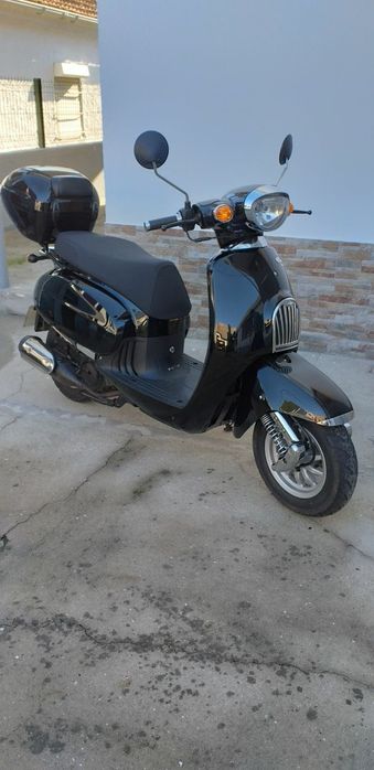 Moto de estrada 125 Daelim