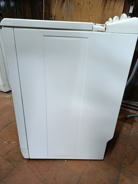 Вертикальная стиральная машина Zanussi 5 кг
