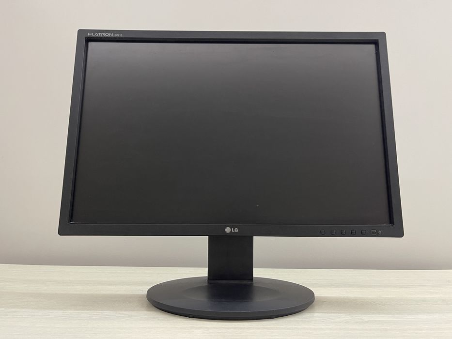 Монітор LG Flatron E2210S