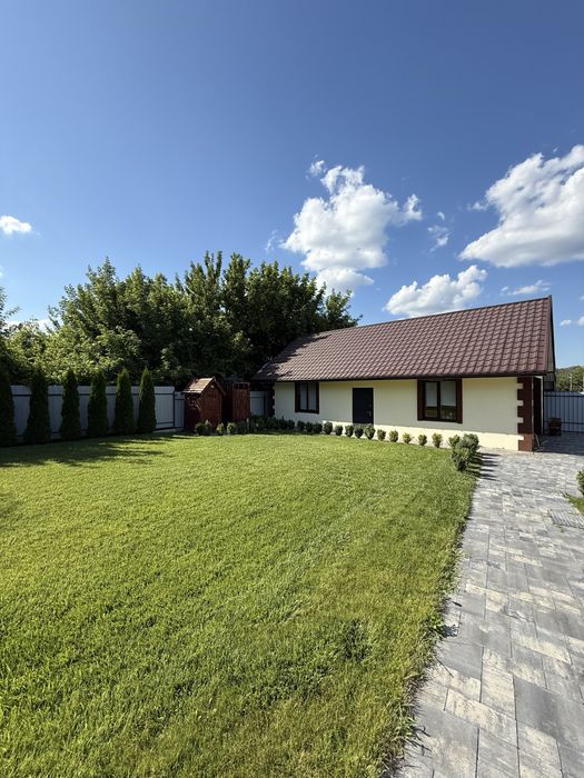 Продам Дом с гаражем(с комуникациями) 12 соток