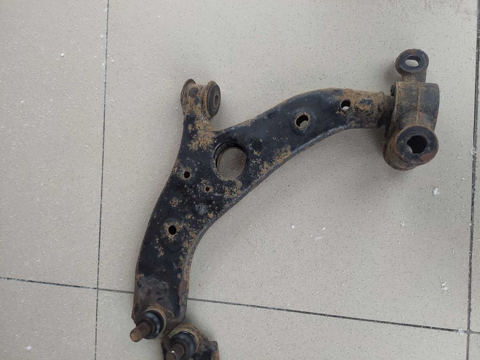 Ричаг Важель переднійL.R Mazda GJ