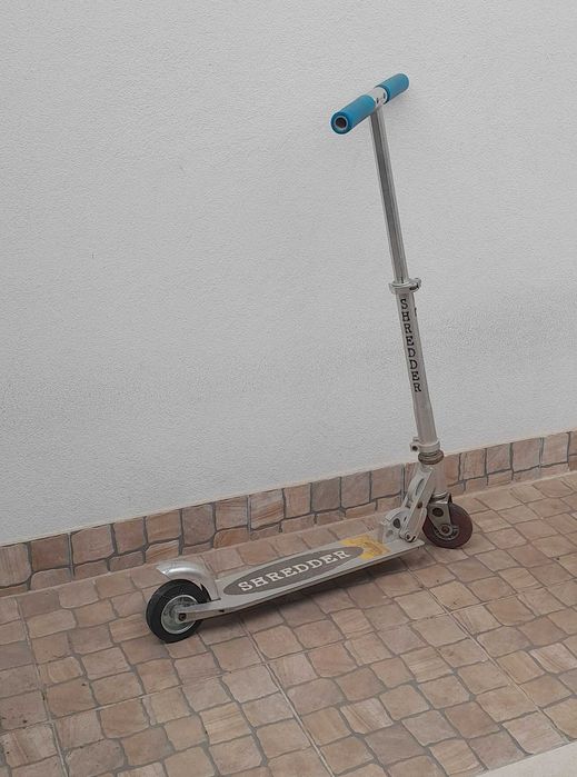 Trotinete de tamanho ajustável