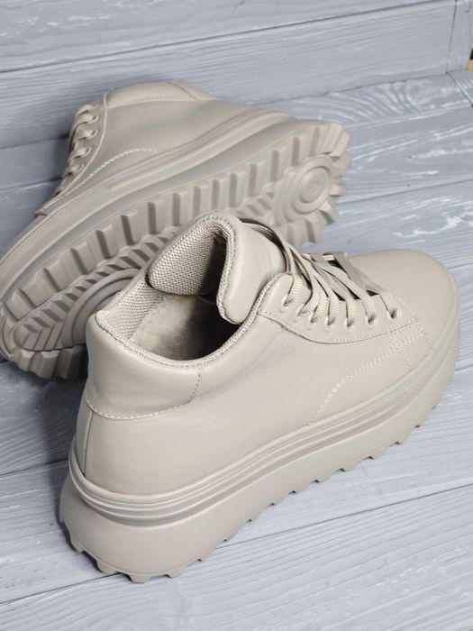 Женские кожаные зимние черные бежевые ботики / кроссовки на платформе!