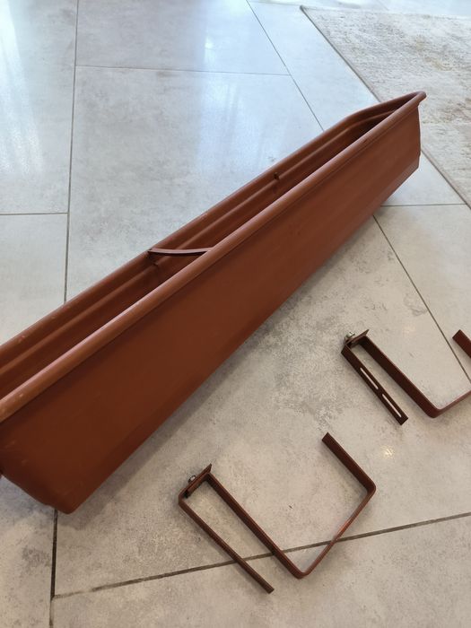 Doniczka balkonowa z uchwytami metalowymi komplet