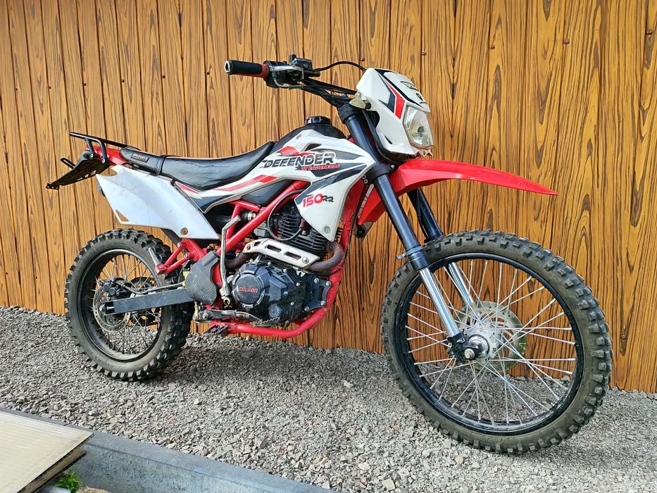 Cross Defender 150
