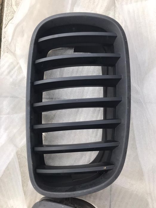 Оригінальні ришітки радіатора ( ніздрі) BMW X6 E71