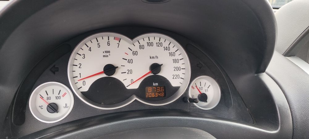 Opel Corsa 1.4 бензин ,2005