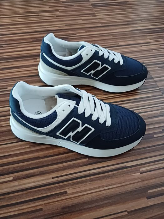 Buty sportowe damskie .38