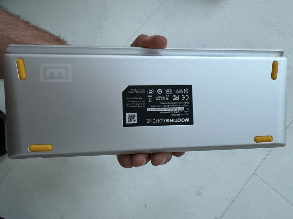 Klawiatura wooting 60he v2 biala aluminiowa plus case