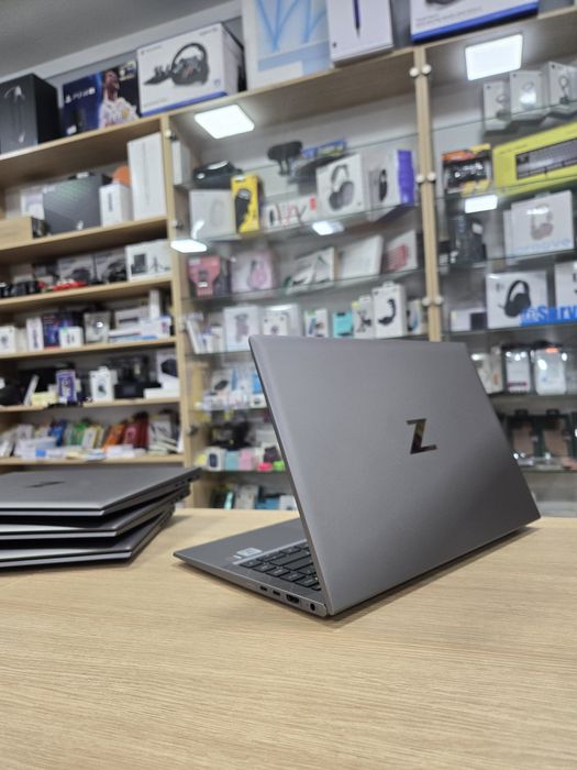 Потужній металевий/Як нові/Батарея -7годин YouTube/i7/16/512/IPS