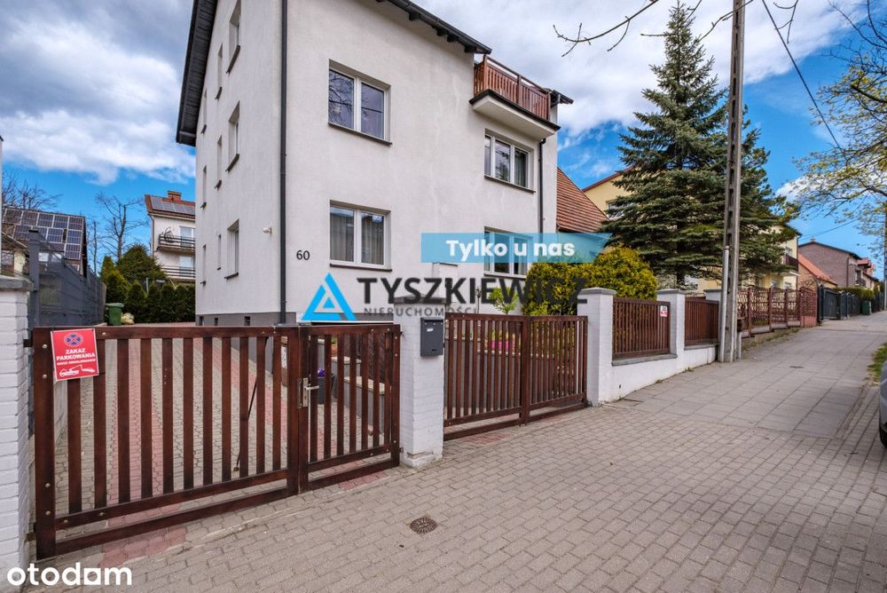 Przestronny dom z garażem, świetna lokalizacja