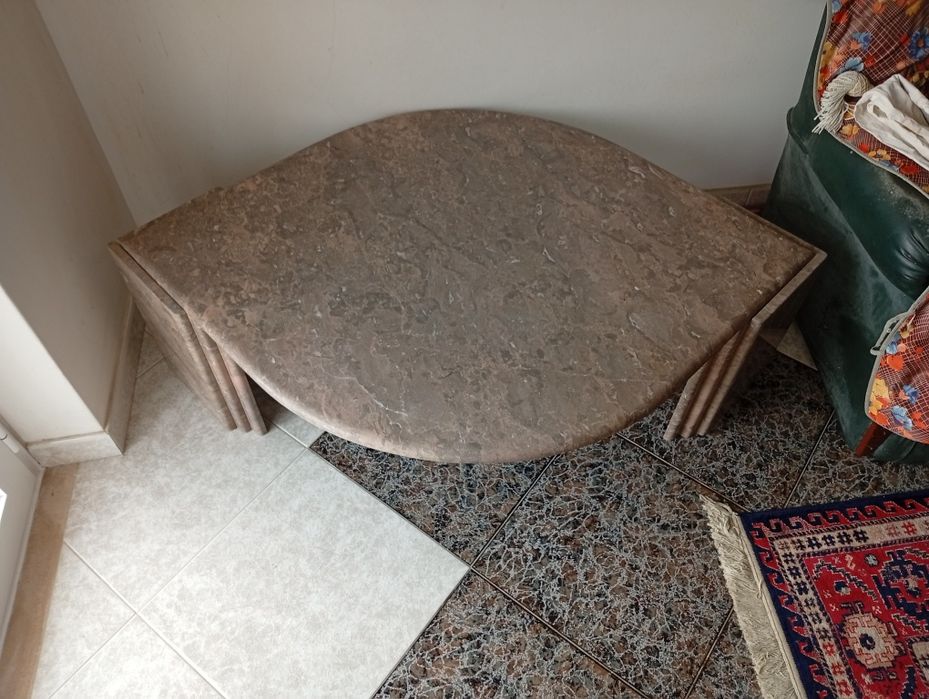 Mesa de centro em mármore