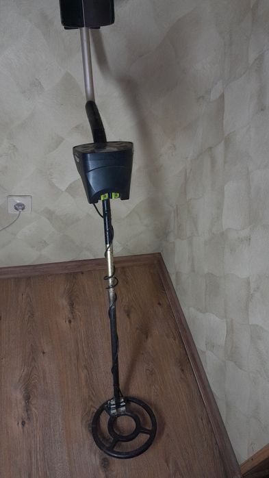 Продам металошукач Fisher f2