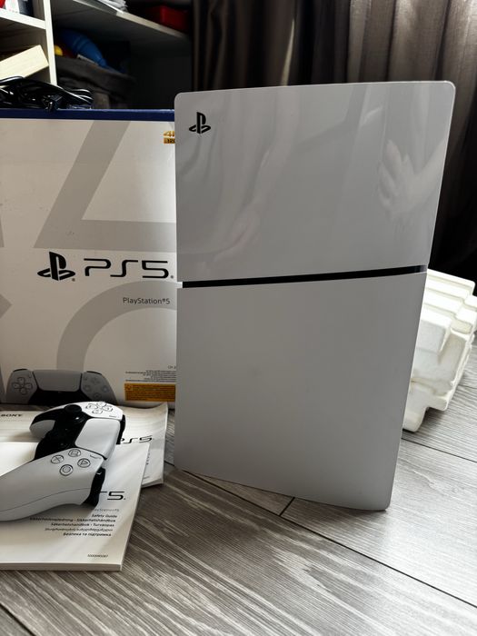 Ігрова приставка PlayStation 5 Slim