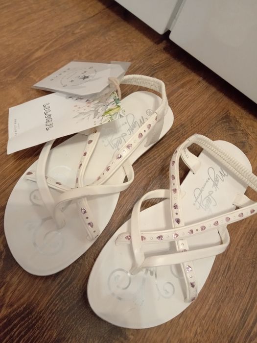 Sandałki dziecięce 36