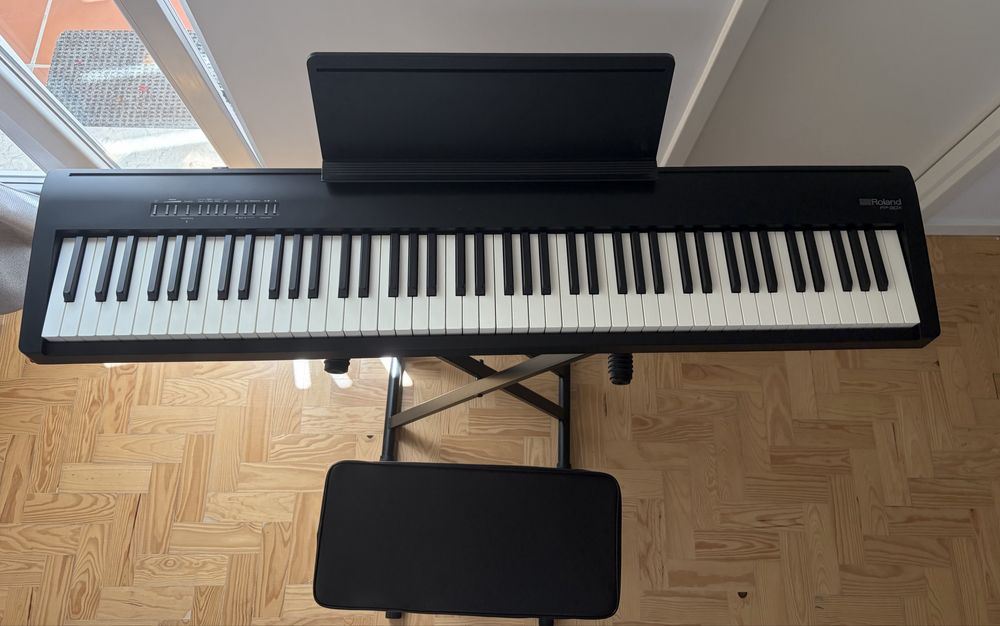 Piano Digital Roland FP-30X (preto) — Conjunto Completo