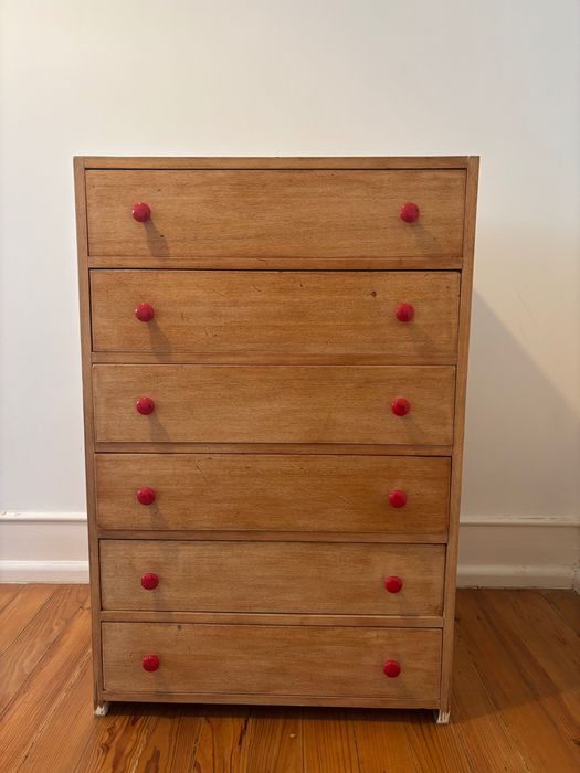 Cómoda em madeira com 6 gavetas