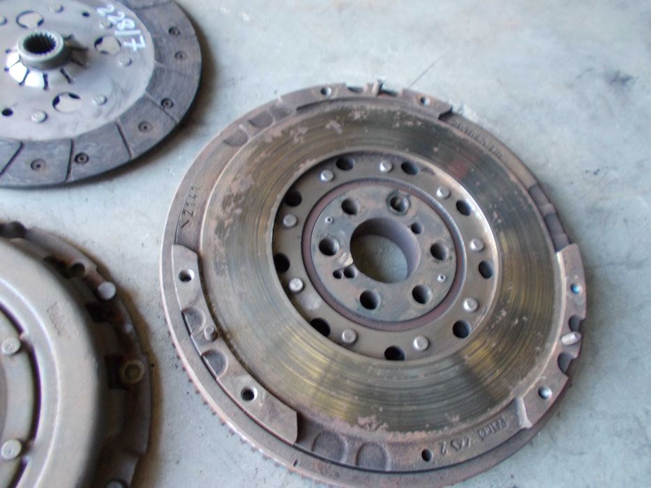 fiat STILO 1.9 jtd 03r dwumasa sprzęgło tarcza docisk 281843H0