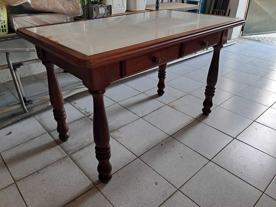 Mesa Cozinha + 3 cadeiras
