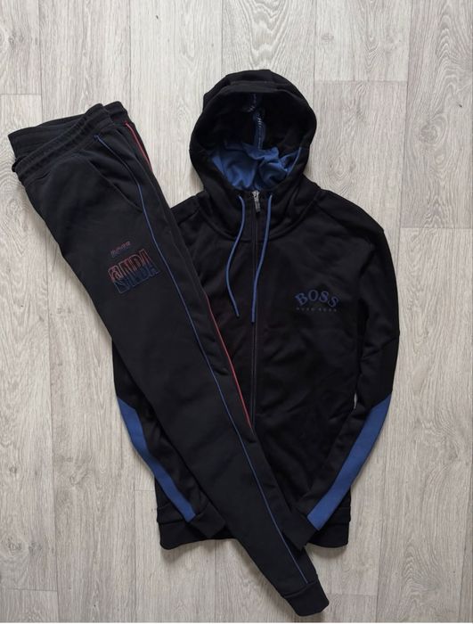 Hugo boss костюм