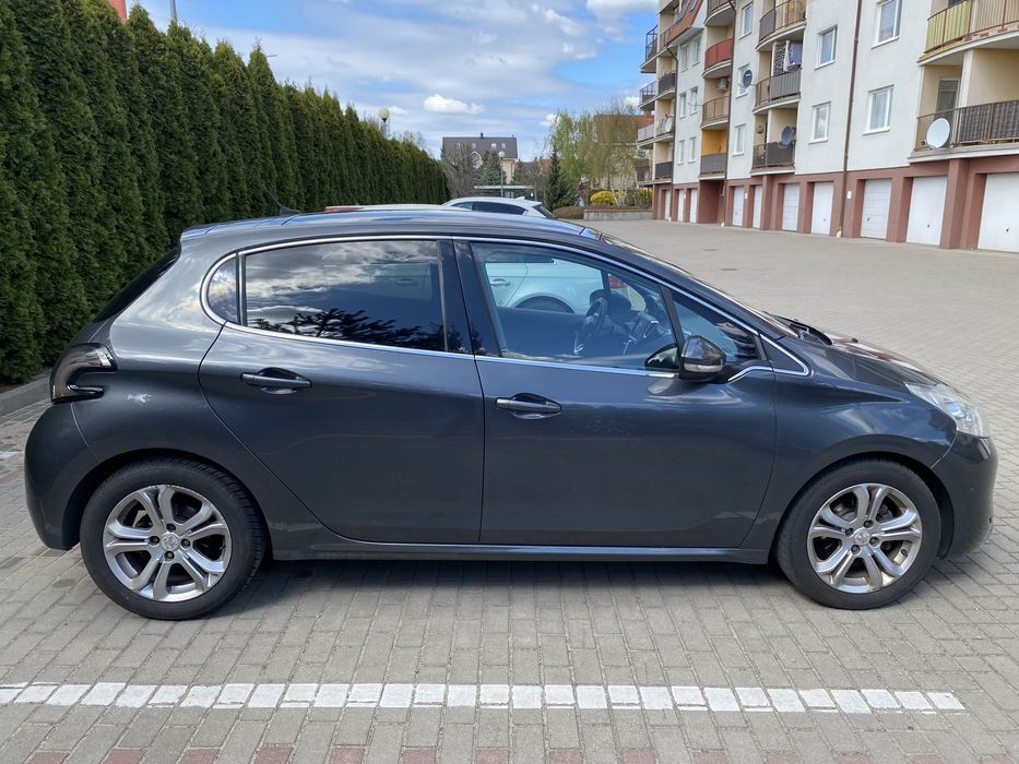 Sprzedam peugeota 208 dobre wyposazenie