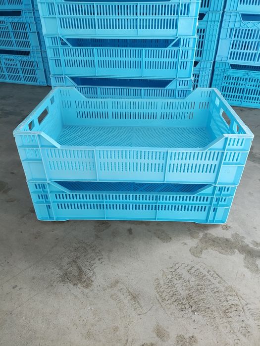 Продам пластиковые ящики Ряба, малые и большие