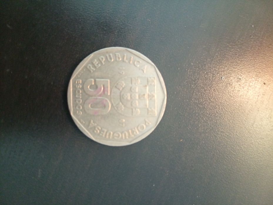 Moeda antiga de 50 escudos	Portugal	1987*
