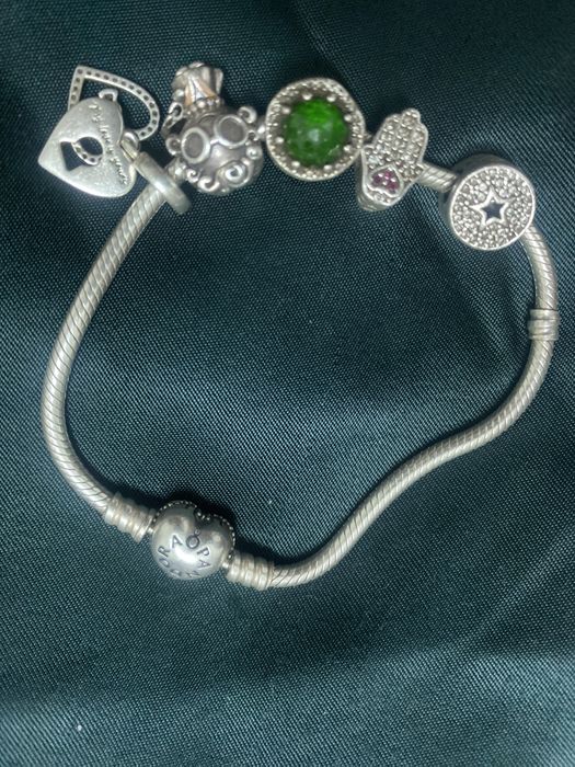 Pandora com 5 pedrinhas