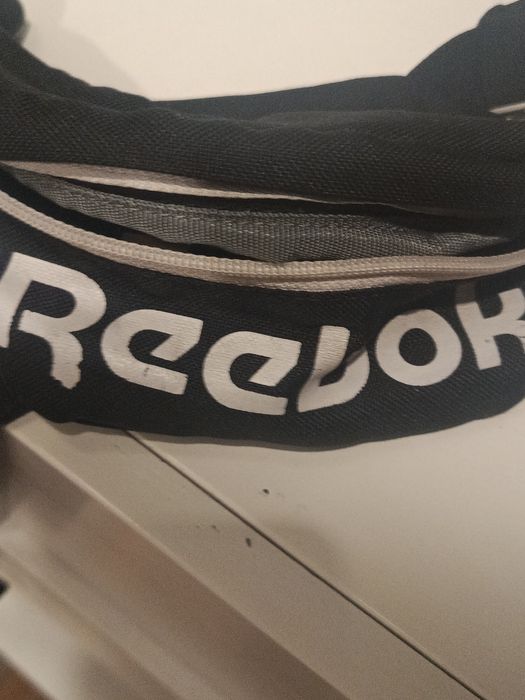 Bolsa da Reebok semi nova