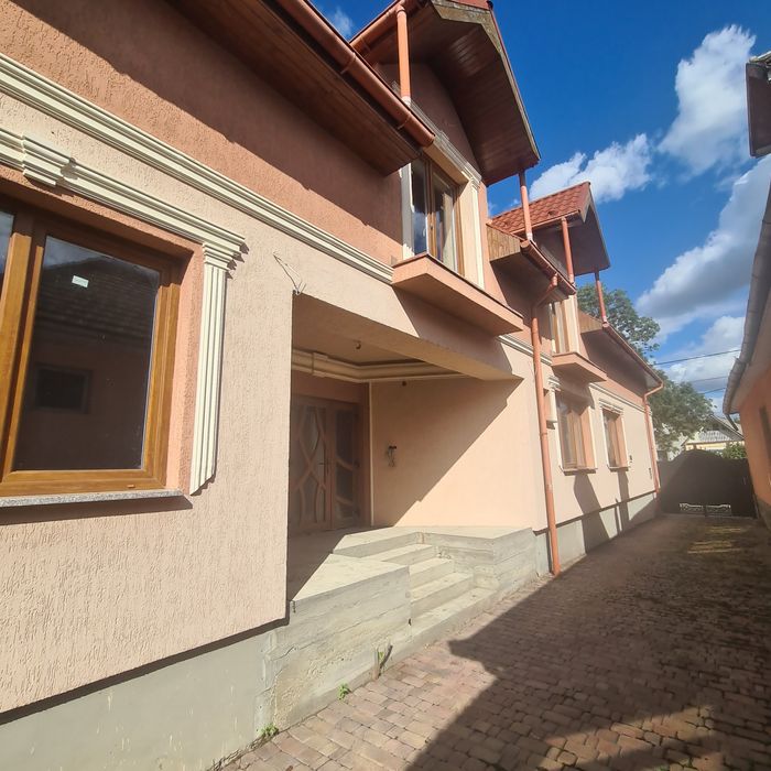 Продається будинок в центральній частині м.Берегове