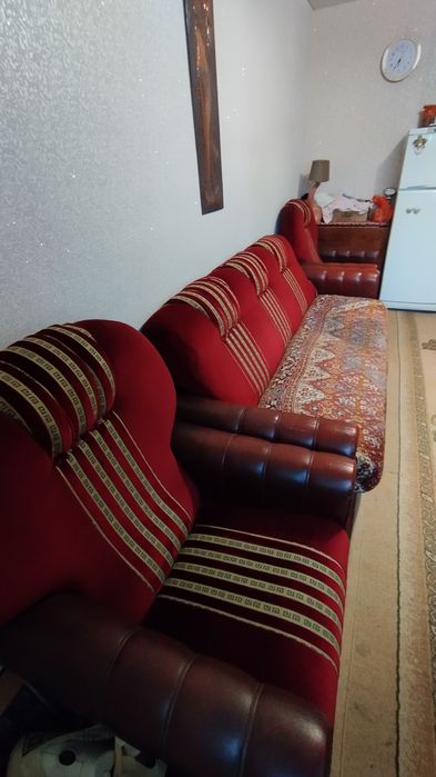 Продаю диван с креслами в комплекте