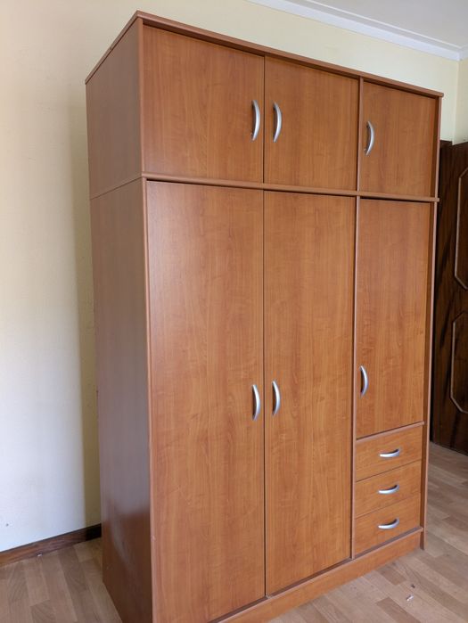 Armário/ Guarda roupa