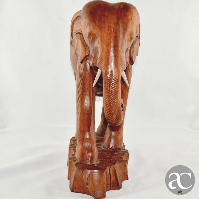 Vintage - Escultura de Elefante em madeira